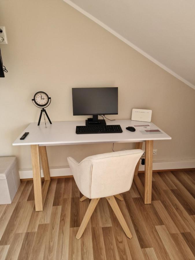 C4S Come4Stay Altoetting - 3-Zi Whg I Zentrale Lage I Parkplatz I Balkon I Wifi I Smarttv I 1 Kingsize, 1 Queensize Bett I Office Arbeitsplatz I Wohnbereich Mit Couch Und Essbereich I Voll Ausgestattete Kueche I Nespresso Altötting Exterior foto