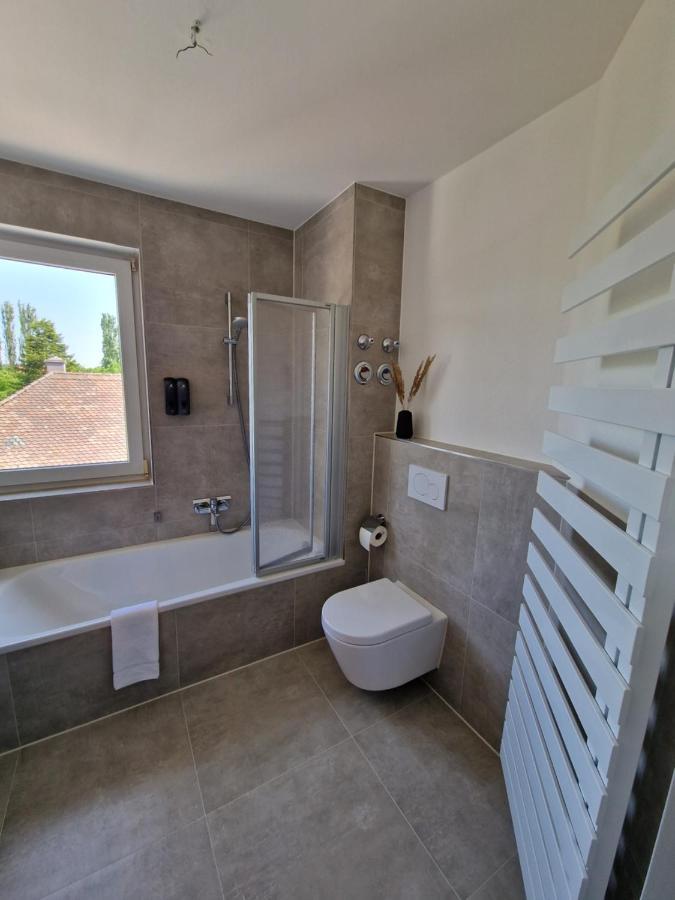 C4S Come4Stay Altoetting - 3-Zi Whg I Zentrale Lage I Parkplatz I Balkon I Wifi I Smarttv I 1 Kingsize, 1 Queensize Bett I Office Arbeitsplatz I Wohnbereich Mit Couch Und Essbereich I Voll Ausgestattete Kueche I Nespresso Altötting Exterior foto