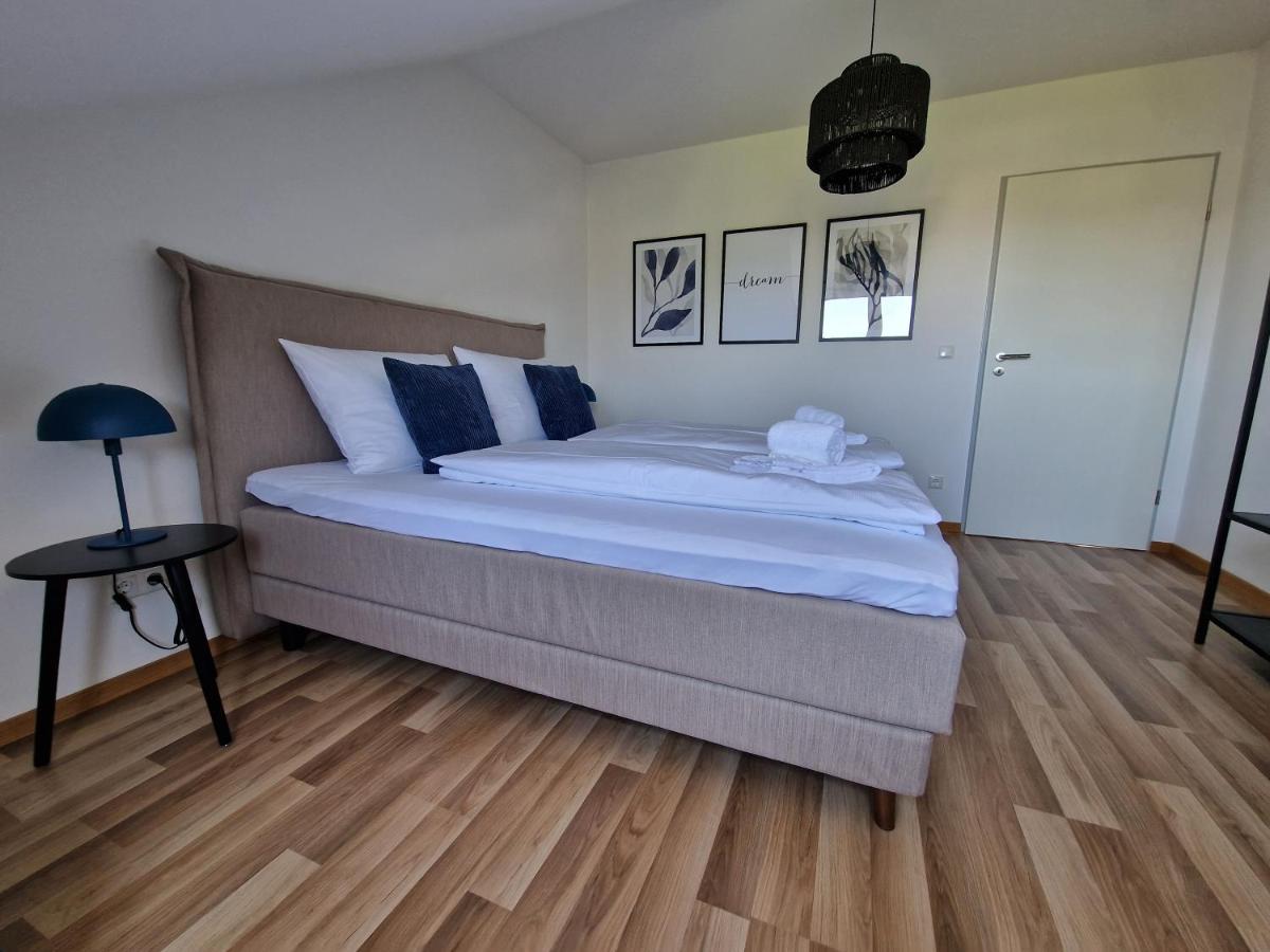 C4S Come4Stay Altoetting - 3-Zi Whg I Zentrale Lage I Parkplatz I Balkon I Wifi I Smarttv I 1 Kingsize, 1 Queensize Bett I Office Arbeitsplatz I Wohnbereich Mit Couch Und Essbereich I Voll Ausgestattete Kueche I Nespresso Altötting Exterior foto