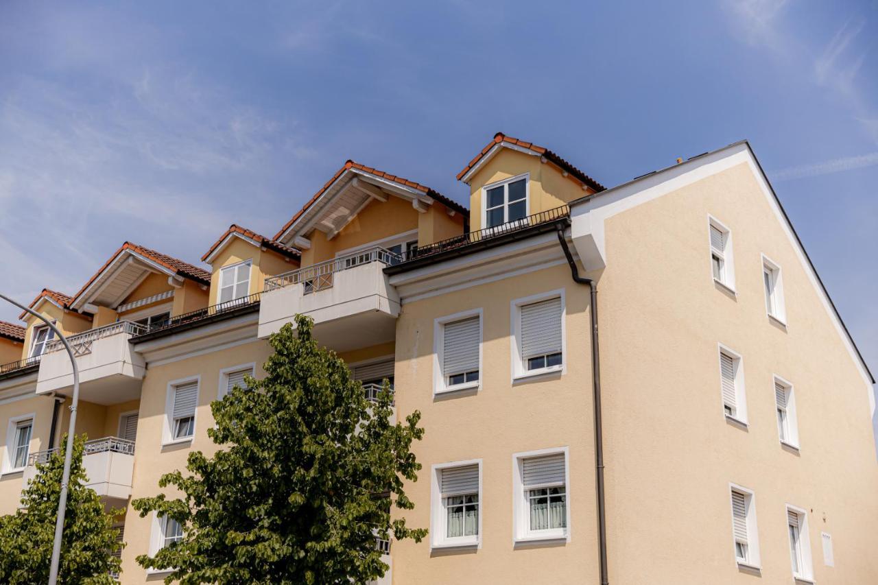 C4S Come4Stay Altoetting - 3-Zi Whg I Zentrale Lage I Parkplatz I Balkon I Wifi I Smarttv I 1 Kingsize, 1 Queensize Bett I Office Arbeitsplatz I Wohnbereich Mit Couch Und Essbereich I Voll Ausgestattete Kueche I Nespresso Altötting Exterior foto
