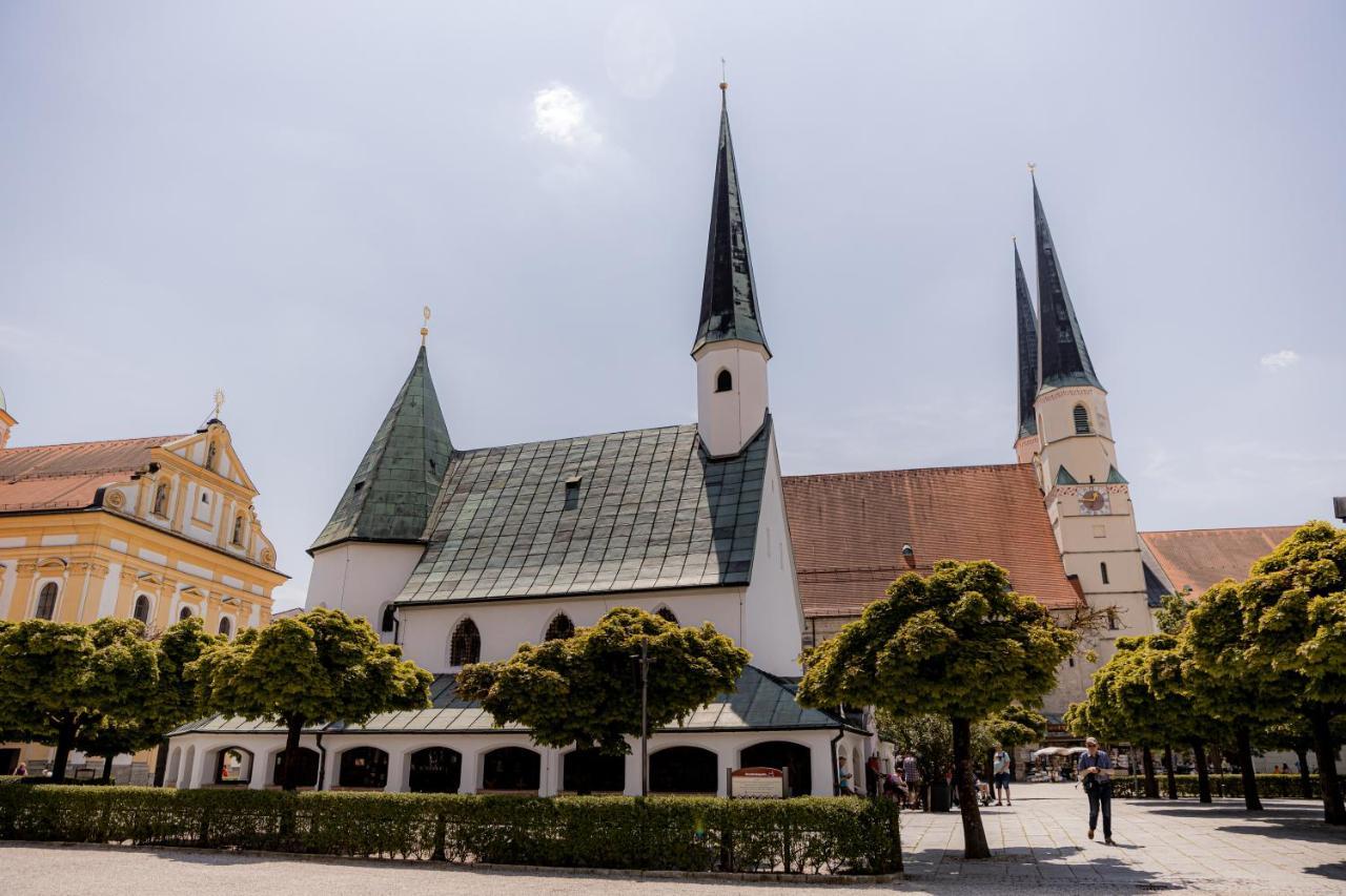 C4S Come4Stay Altoetting - 3-Zi Whg I Zentrale Lage I Parkplatz I Balkon I Wifi I Smarttv I 1 Kingsize, 1 Queensize Bett I Office Arbeitsplatz I Wohnbereich Mit Couch Und Essbereich I Voll Ausgestattete Kueche I Nespresso Altötting Exterior foto