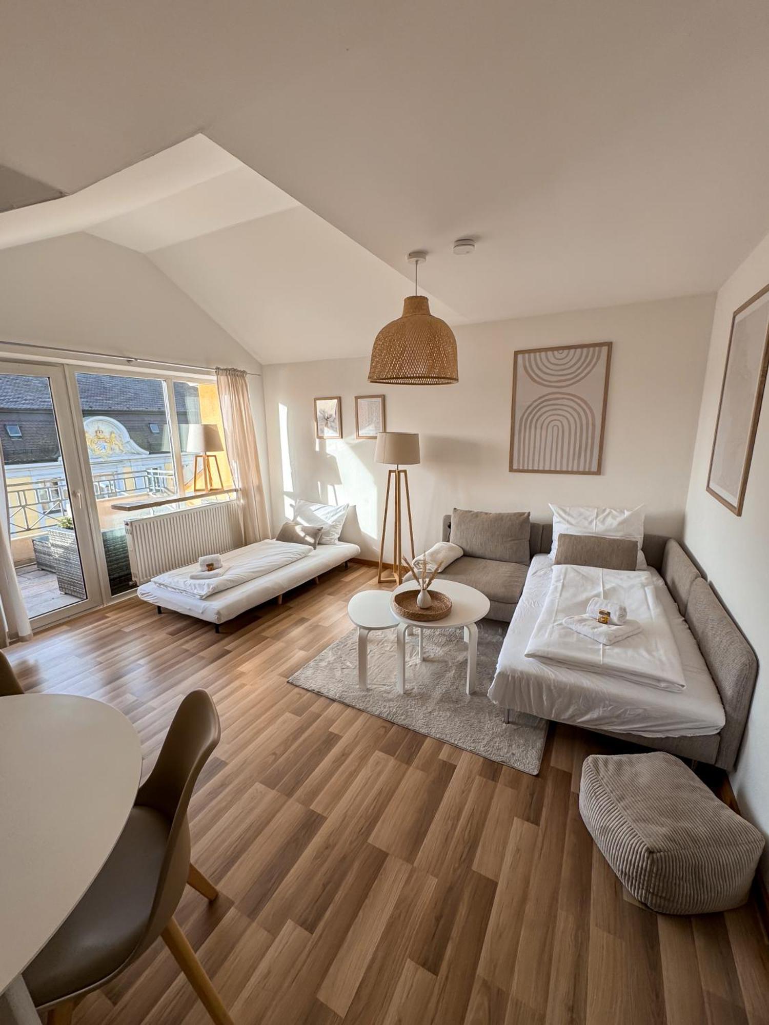 C4S Come4Stay Altoetting - 3-Zi Whg I Zentrale Lage I Parkplatz I Balkon I Wifi I Smarttv I 1 Kingsize, 1 Queensize Bett I Office Arbeitsplatz I Wohnbereich Mit Couch Und Essbereich I Voll Ausgestattete Kueche I Nespresso Altötting Exterior foto